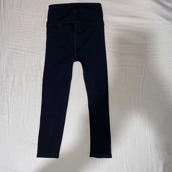Lululemon Cropped Black Mesh Detail Legging 4 - Picture 2 of 7